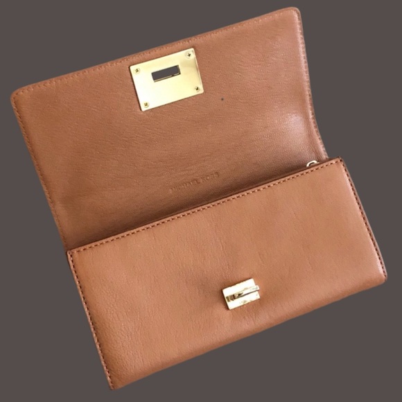 Michael Kors Accordion Wallet - Picture 3 of 11